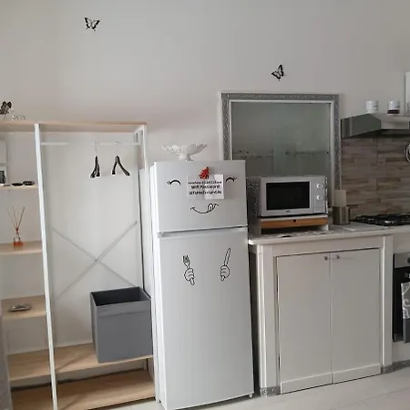 Single Nearby The Apartament *